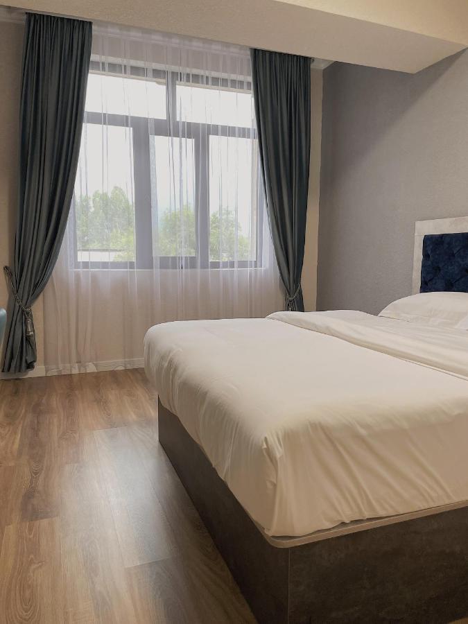 Khan Plaza Ałma Ata Zewnętrze zdjęcie