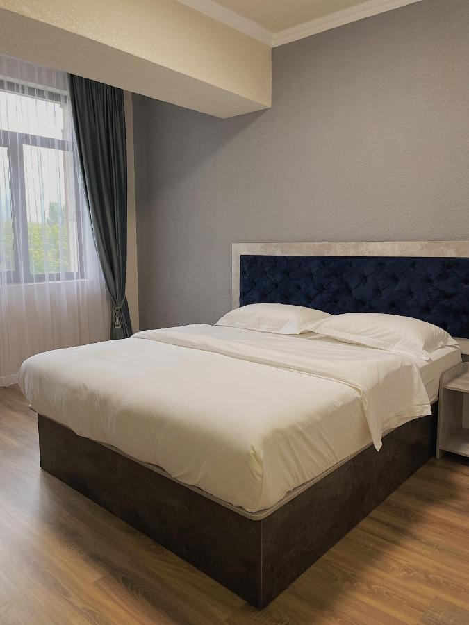 Khan Plaza Ałma Ata Zewnętrze zdjęcie